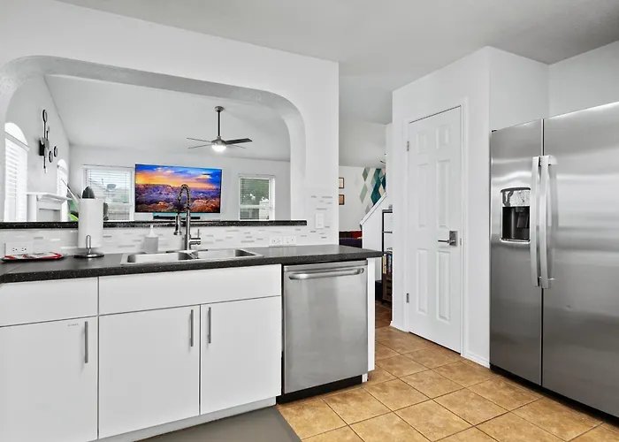 Near Kalahari, Cowboy Pool, Arcade, King Beds, Grill , Large Patio, Firepit Holiday home