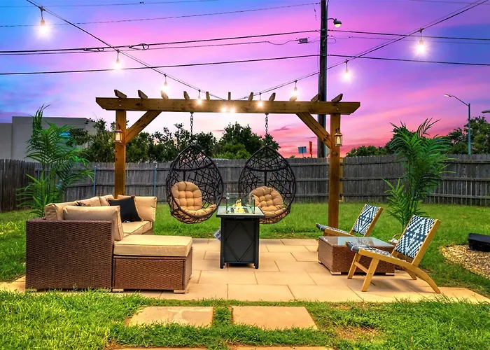 Near Kalahari, Cowboy Pool, Arcade, King Beds, Grill , Large Patio, Firepit * Round Rock