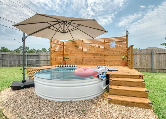 Near Kalahari, Cowboy Pool, Arcade, King Beds, Grill , Large Patio, Firepit *