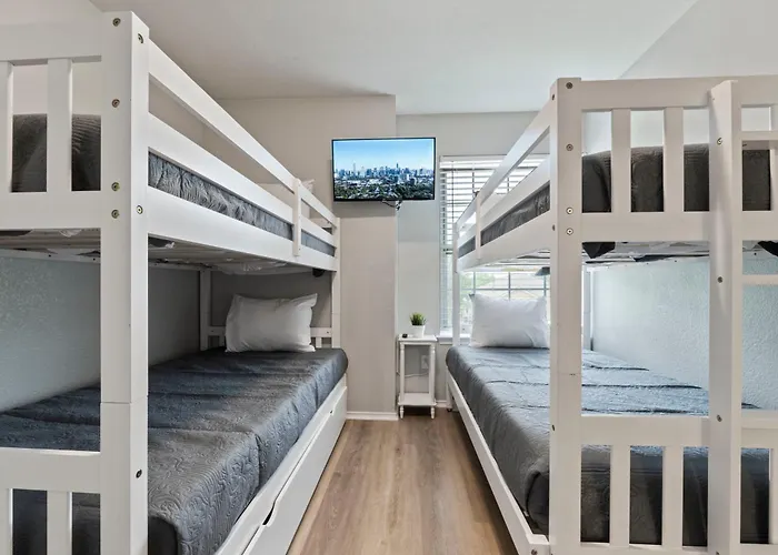 Near Kalahari, Cowboy Pool, Arcade, King Beds, Grill , Large Patio, Firepit Round Rock
