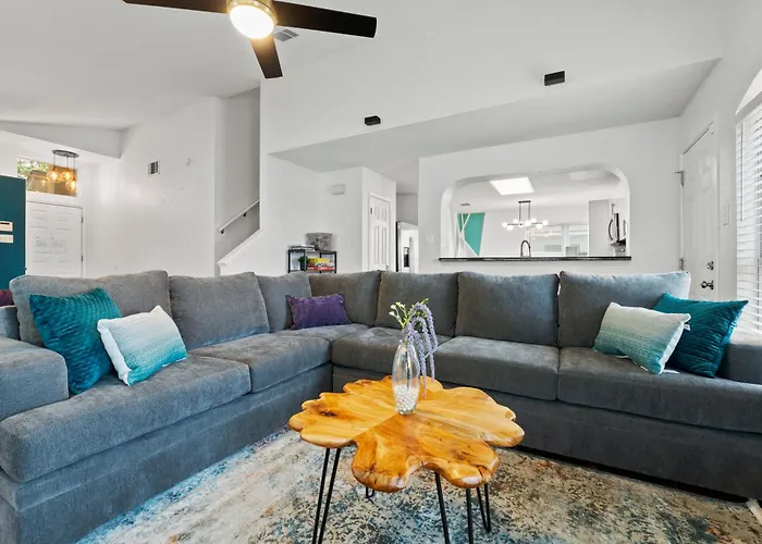 Near Kalahari, Cowboy Pool, Arcade, King Beds, Grill , Large Patio, Firepit Holiday home *