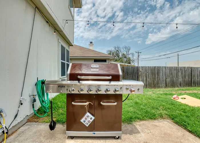 Holiday home Near Kalahari, Cowboy Pool, Arcade, King Beds, Grill , Large Patio, Firepit *
